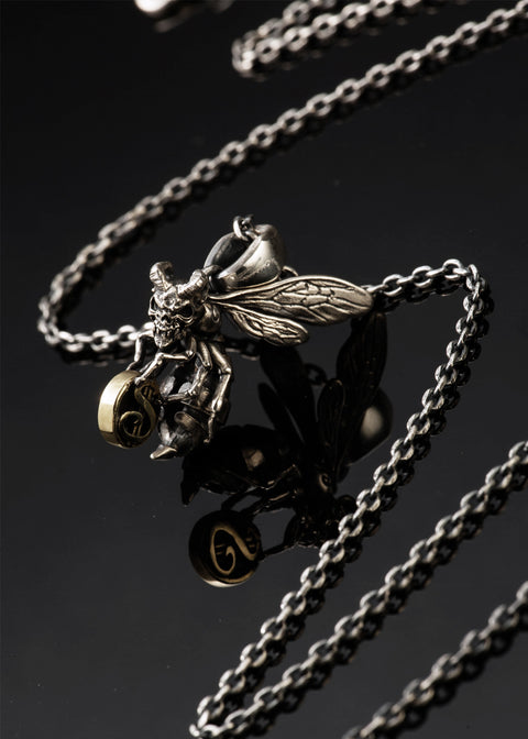 Skull Bee Necklace | Standard Collection