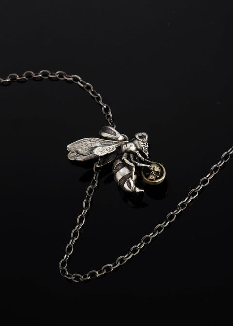 Skull Bee Necklace | Standard Collection